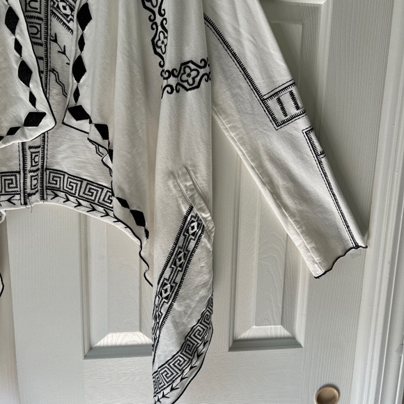 Michael Farrell Southwestern White Embroidered High Low Boho Jacket in size L - Picture 4 of 10
